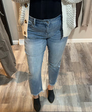 Load image into Gallery viewer, The Leigh Jeans
