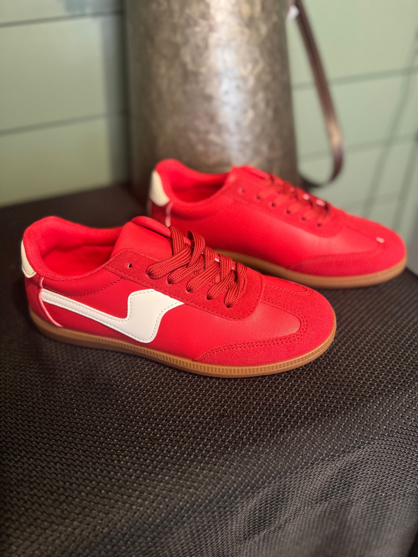 The Oscar Sneaker