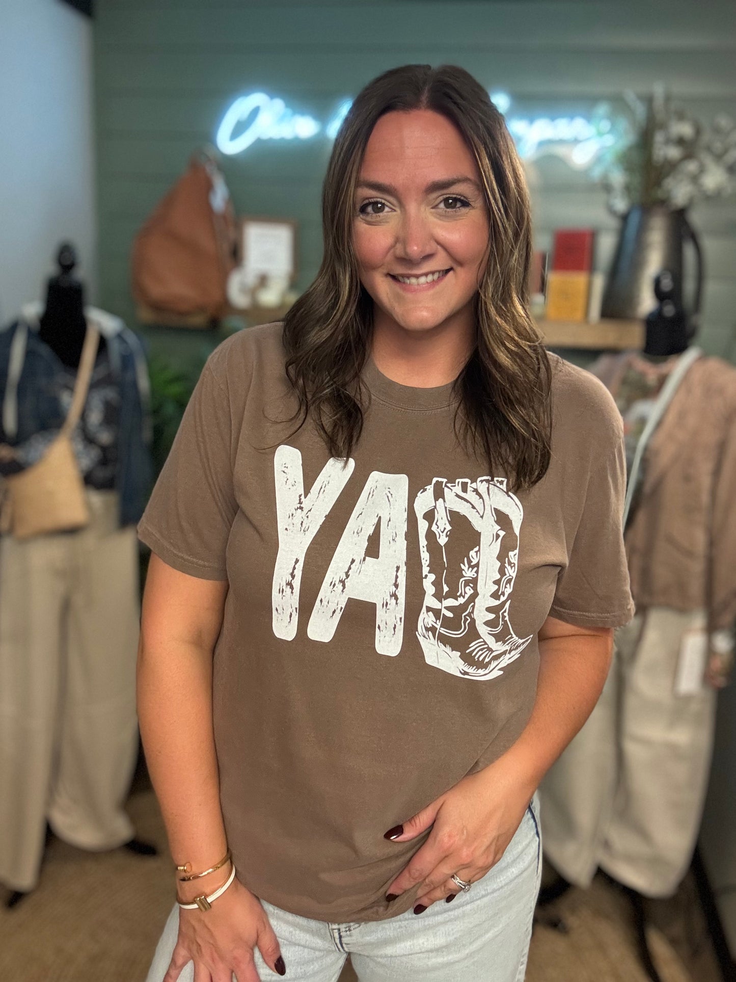 YALL Graphic tee