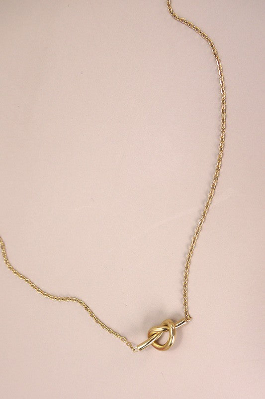 The Knot Necklace