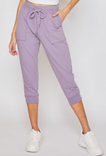 Load image into Gallery viewer, The Alley Capri Joggers

