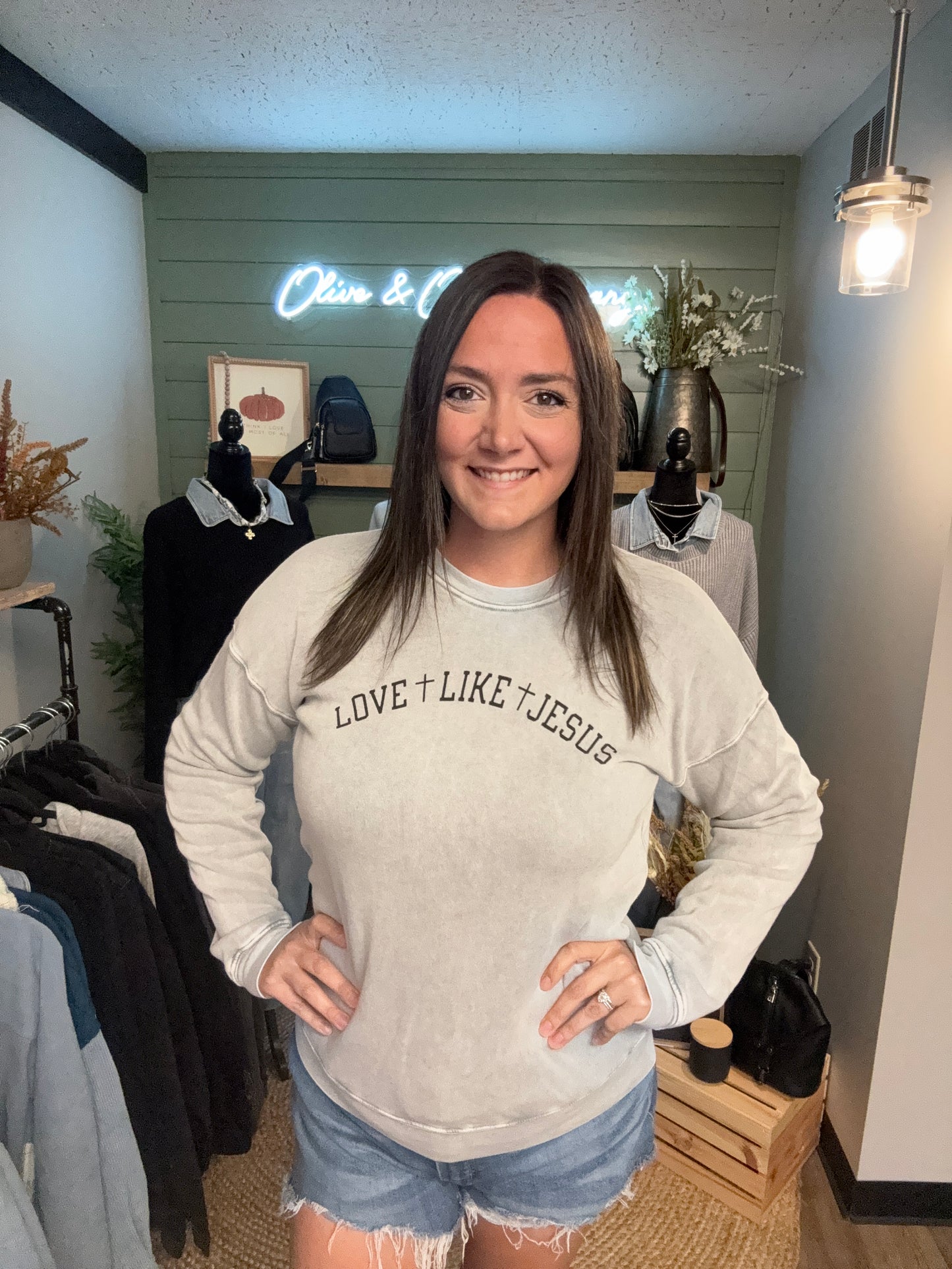 Love Like Jesus Graphic Sweatshirt